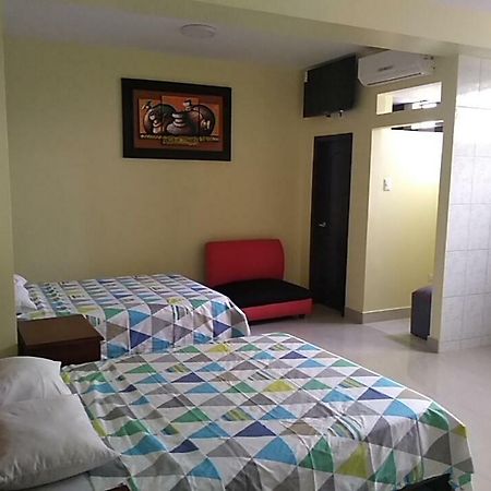 Hotel Los Ceibos Jipijapa Bagian luar foto