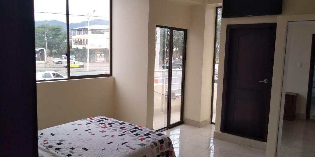 Hotel Los Ceibos Jipijapa Bagian luar foto